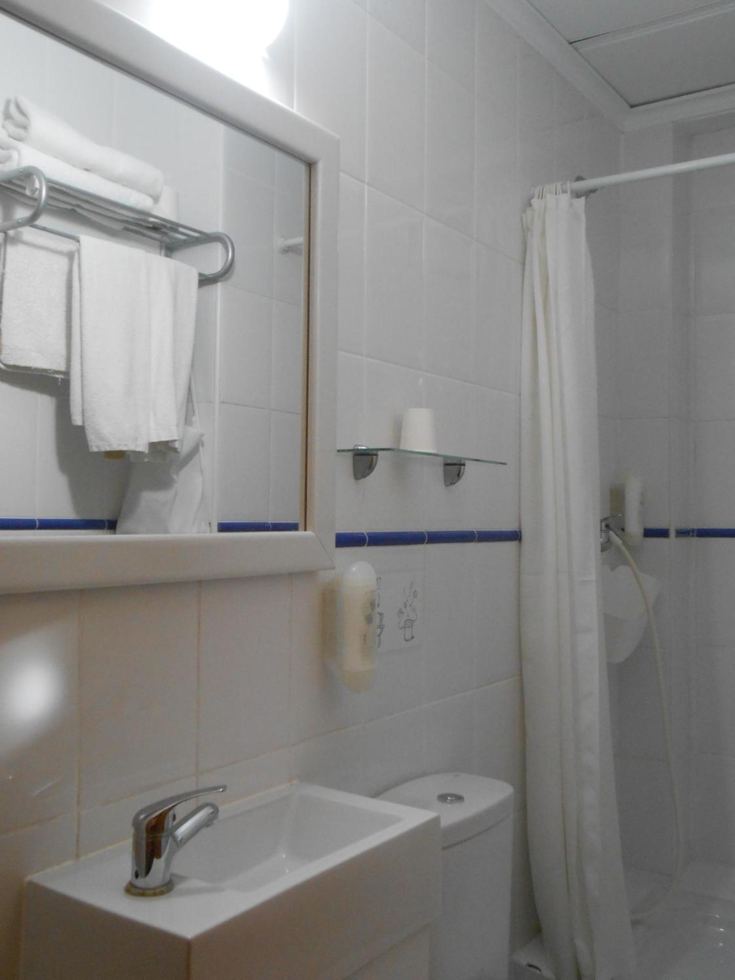 Hostal El Callejon Тарагона Екстериор снимка