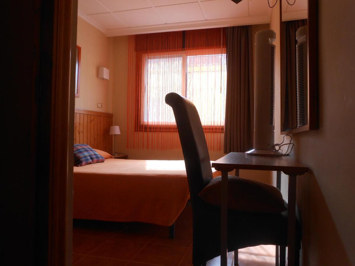 Hostal El Callejon Тарагона Екстериор снимка