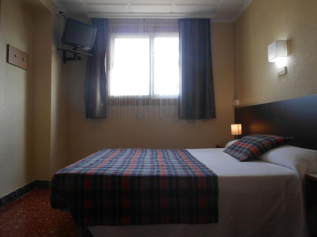 Hostal El Callejon Тарагона Екстериор снимка