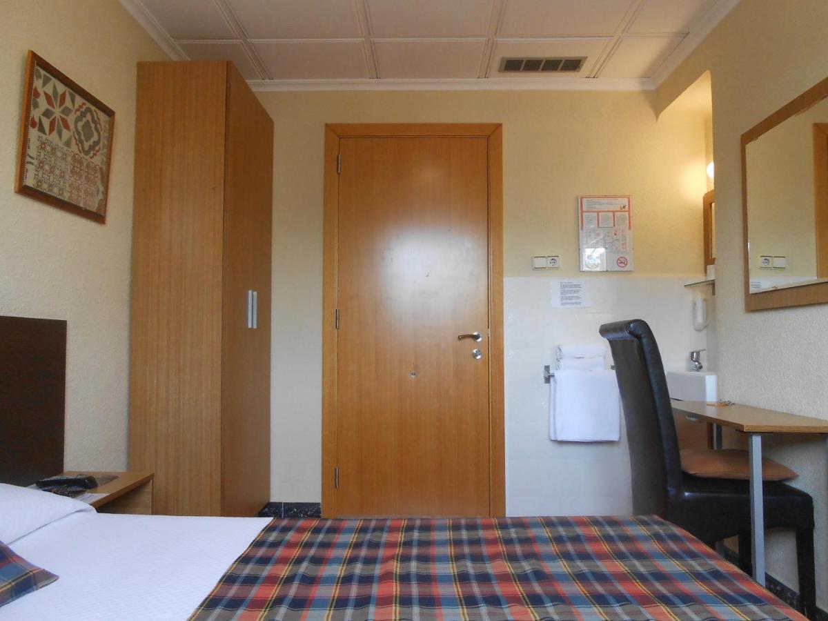 Hostal El Callejon Тарагона Екстериор снимка