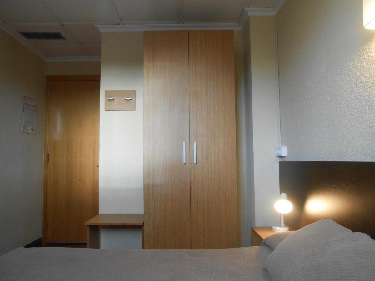 Hostal El Callejon Тарагона Екстериор снимка