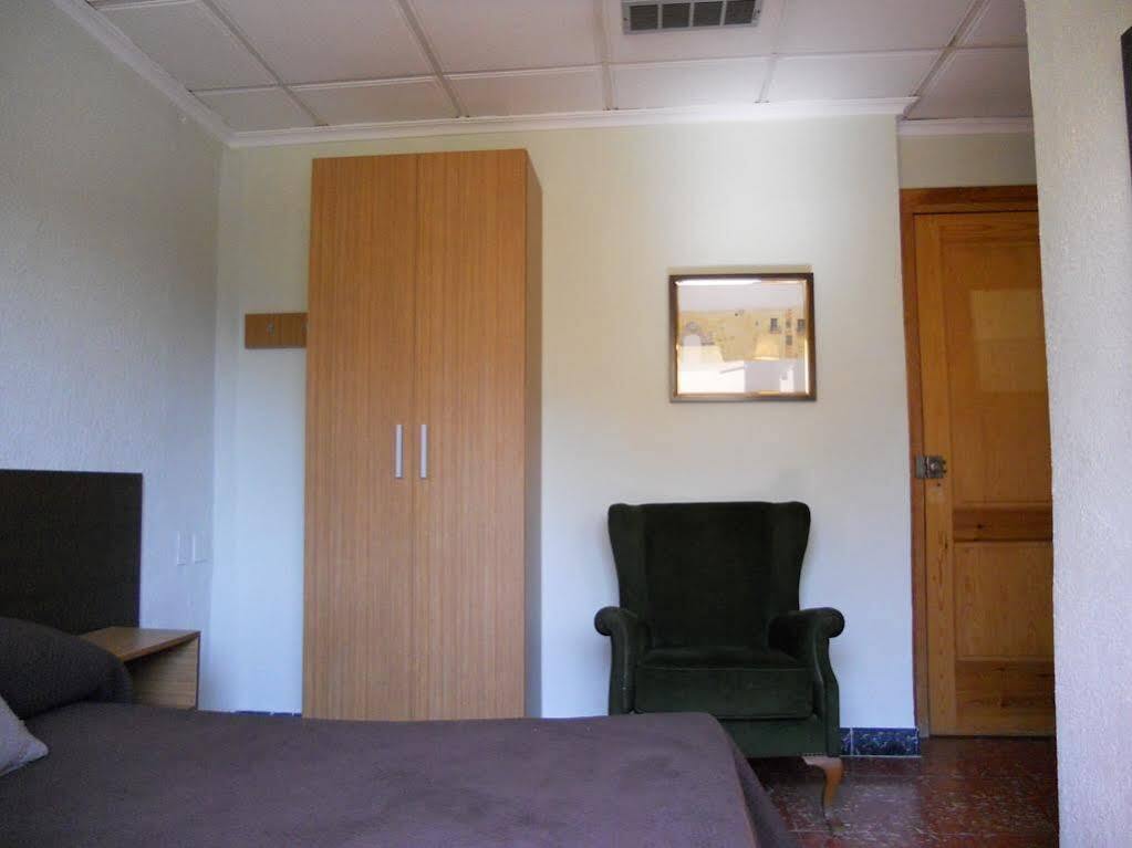Hostal El Callejon Тарагона Екстериор снимка