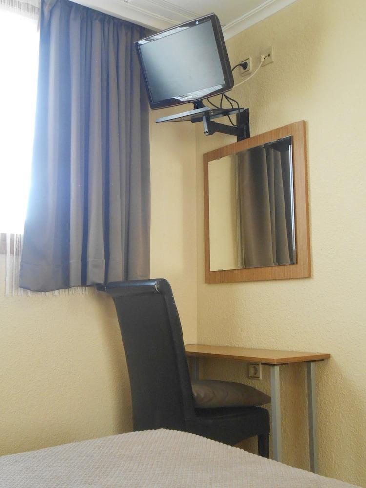 Hostal El Callejon Тарагона Екстериор снимка