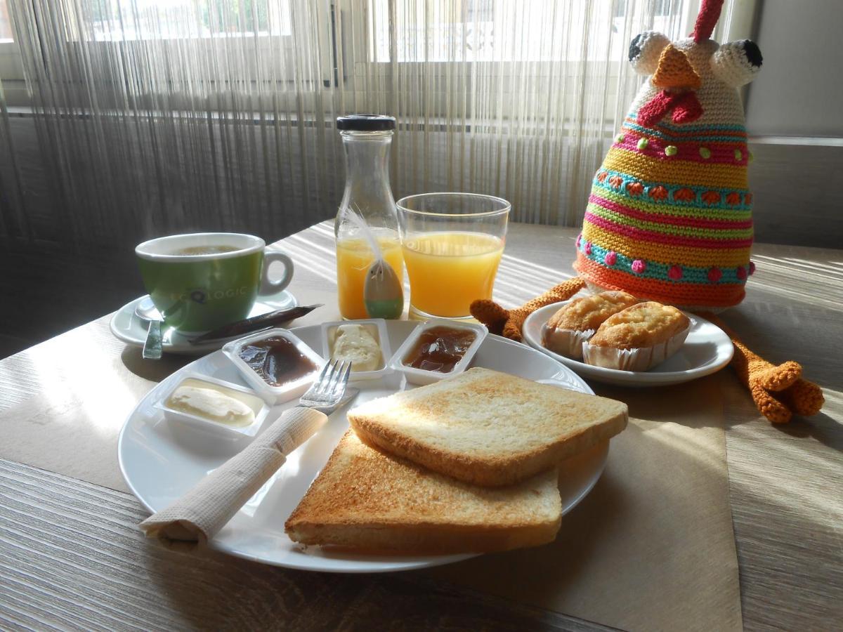 Hostal El Callejon Тарагона Екстериор снимка
