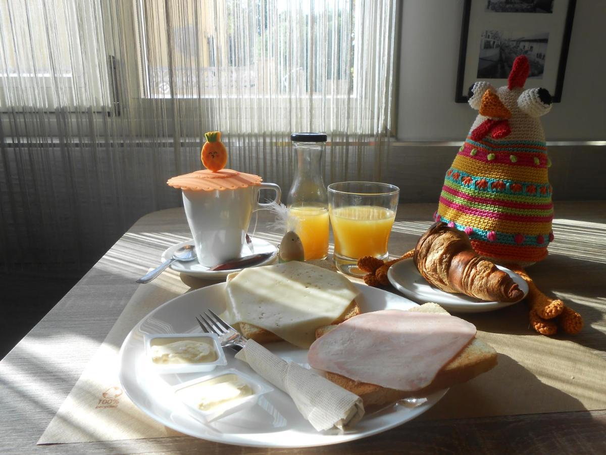 Hostal El Callejon Тарагона Екстериор снимка