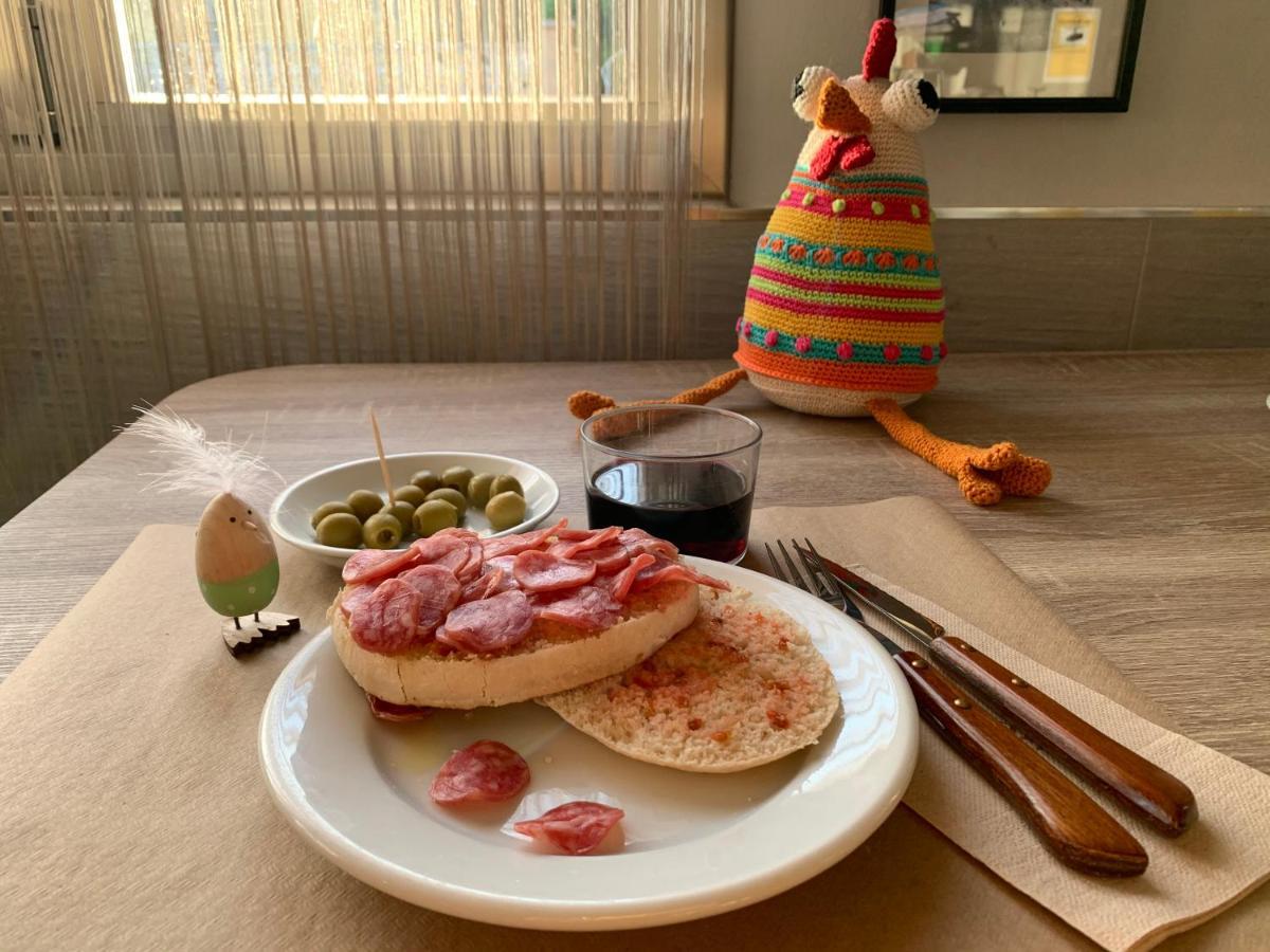 Hostal El Callejon Тарагона Екстериор снимка